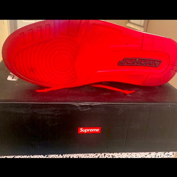 Gently used Mens SZ13 Jordan’s! - Picture 2 of 3